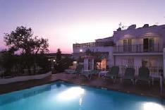 Ninays Hotel 